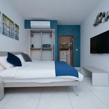 The Exiles Σλιέμα