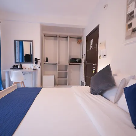 The Exiles Σλιέμα